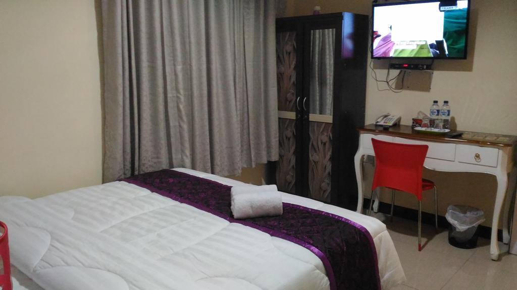 Diponegoro House Hotel Salatiga Exterior photo